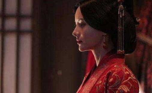 曹操为什么特别不情愿曹丕接皇位？原因是什么