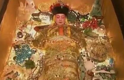 人死后都要入土为安 为何慈禧死后一年多才下葬呢 人死后都要入土为安 为何慈禧死后一年多才下葬呢