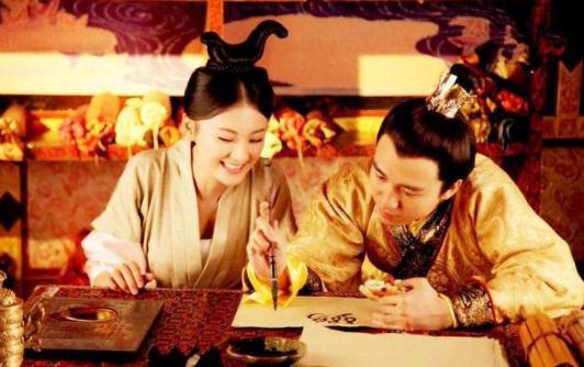 大臣以为只要忠心就会被皇帝重用,谁知皇帝送他马时竟是他的死期!