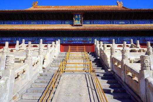 位及人臣的张廷玉雍正许他配享太庙，是怎么一步步走到孤独老死的？