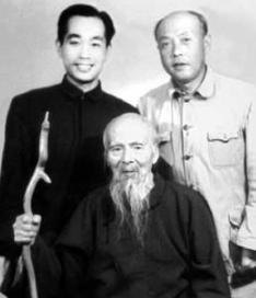 现代<a href=https://www.lishiji.cn/lishi/8348/ target=_blank class=infotextkey>书画家</a>、美术教育家李苦禅简介