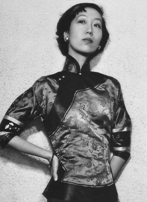 张爱玲珍贵的家庭照,母亲黄逸梵容颜清丽 张爱玲珍贵的家庭照,母亲黄逸梵容颜清丽