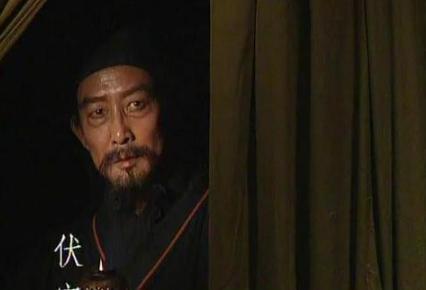 汉献帝的伏皇后是什么结局？曹操是怎么对她的？