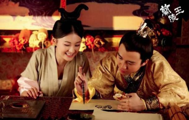 敌军兵临城下,奇葩皇帝将皇位让给儿子 敌军兵临城下,奇葩皇帝将皇位让给儿子