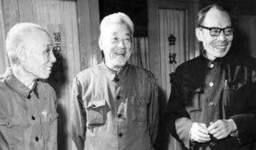 黄维兵团一位师长打破其部署，令其全军覆没被俘，30年后两个人相见和好如初