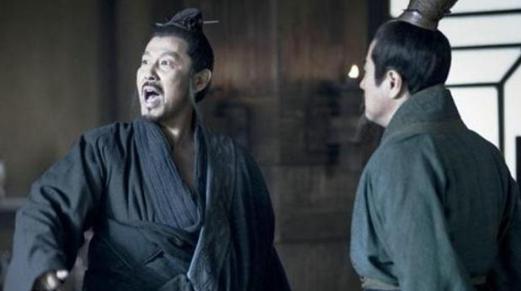 刘邦为什么能打败项羽一统天下？毛主席用8个字概括了他最大的优点！