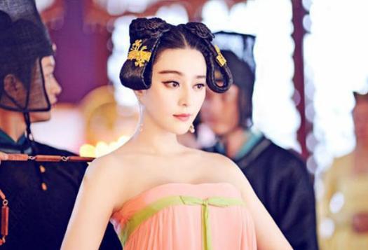 从武媚娘到武则天 ,她胸怀天下每一步都走得不容易! 从武媚娘到武则天 ,她胸怀天下每一步都走得不容易!