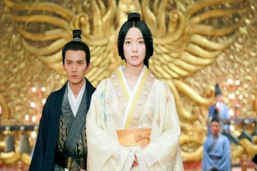 同样歌姬出身的她们都登上了后位，她们有什么不同之处？