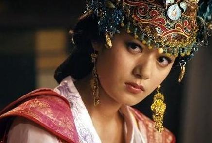 野利仁荣和李元昊有着什么样的关系 从什么地方可以看出来 野利仁荣和李元昊有着什么样的关系 从什么地方可以看出来