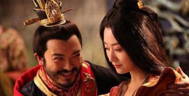 大臣以为只要忠心就会被皇帝重用,谁知皇帝送他马时竟是他的死期! 大臣以为只要忠心就会被皇帝重用,谁知皇帝送他马时竟是他的死期!