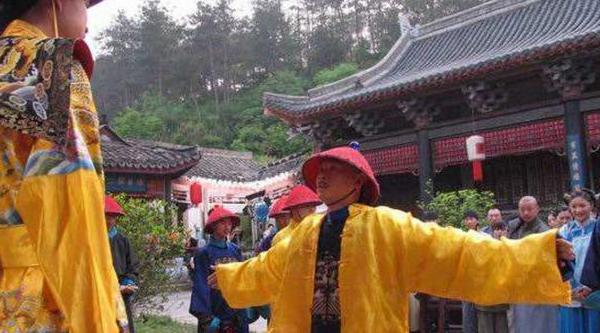 黄马褂在清朝代表着什么？为什么最后会烂大街