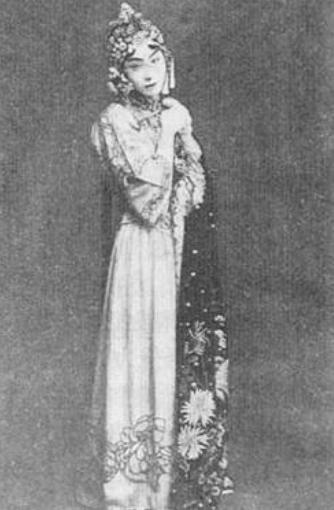 著名京剧旦角荀慧生：一生行善，晚年凄凉