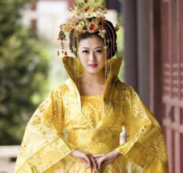 历史上唯一童养媳皇后，15岁就开始守寡