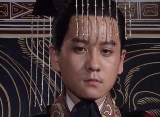 哥哥被废弟弟意外即位，后人只顾嘲笑，可曾想过背后的因素？