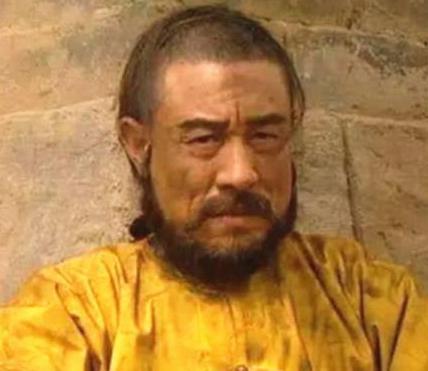 雍正明明打击年羹尧 为什么还要给他升官呢