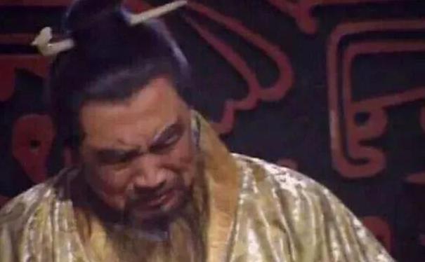 赤壁之战中曹操的谋士都有哪些？他们给曹操提供过什么意见