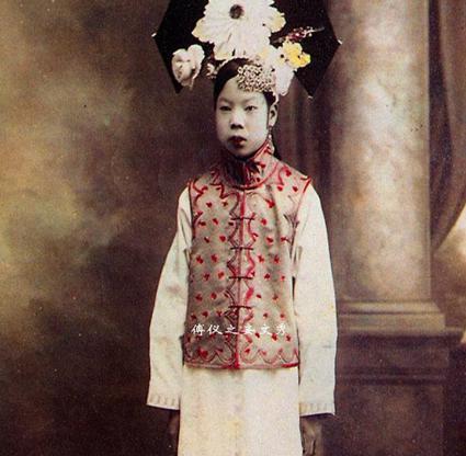 婉容为何会对手下侍卫产生感情呢 原因处在什么地方 婉容为何会对手下侍卫产生感情呢 原因处在什么地方