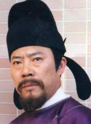 周兴是怎么从小吏一步步变成酷吏的?请君入瓮又是怎么回事? 周兴是怎么从小吏一步步变成酷吏的?请君入瓮又是怎么回事?