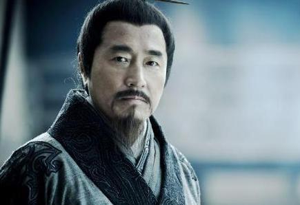 为什么管仲生活腐败搞贪污却没有事情 而萧何却出事了呢