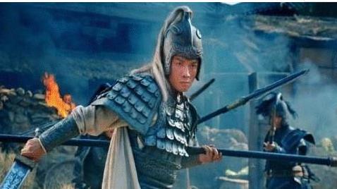 三国第一猛将吕布的师傅是谁？是天生奇才还是师从名门