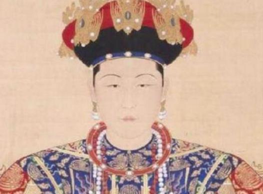 姑姑和侄女同时进宫，姑姑改嫁，侄女成皇后