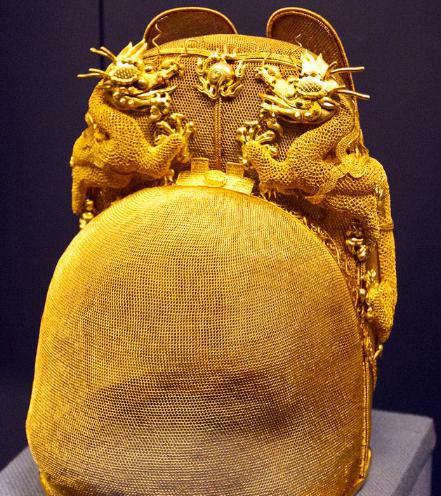 君权神授：以宗教来主导政治时期君主为了巩固自己的权力