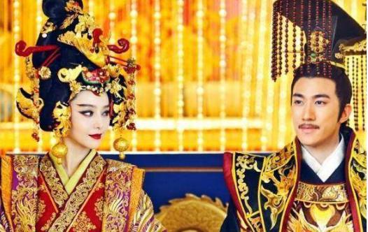 武则天残害王皇后萧淑妃，唐高宗为什么不保护她？