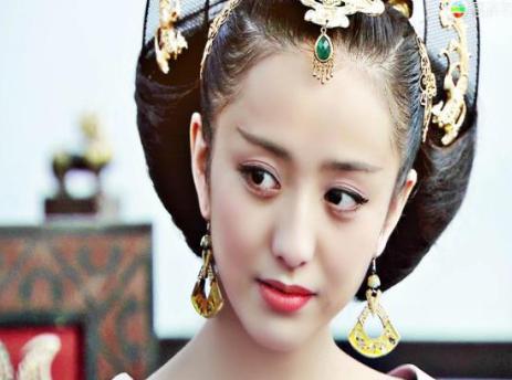 同样歌姬出身的她们都登上了后位，她们有什么不同之处？