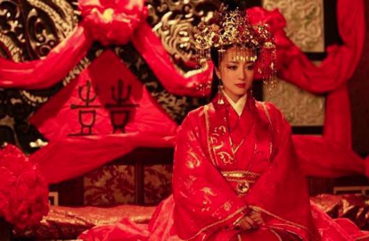 算命的说甄姬命带桃花,最后被男人争抢惨死 算命的说甄姬命带桃花,最后被男人争抢惨死