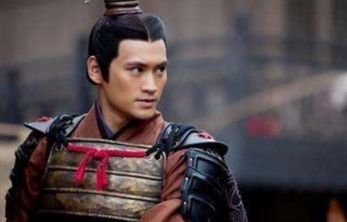 楚国灭亡后项羽跟着项梁逃难，被方士看出不凡之相自荐做其导师！