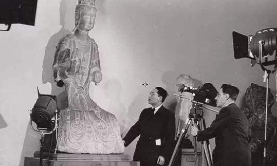这个人加入美国籍后,将百件祖传国宝捐出 这个人加入美国籍后,将百件祖传国宝捐出