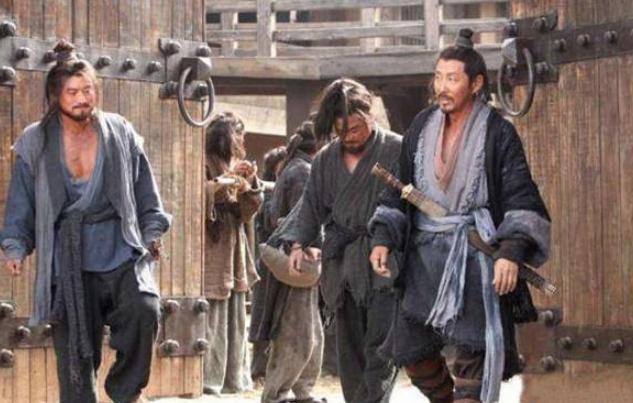 他是刘邦做皇帝的引路人，晚年是如何在吕后面前保身的？