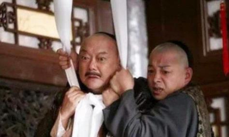 和珅墓前的狮子为何面露凶光？和珅为何成为大清巨贪？