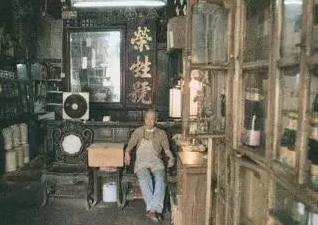 两个百年老品牌,为什么一个享誉世界,另一个却默默消亡 两个百年老品牌,为什么一个享誉世界,另一个却默默消亡