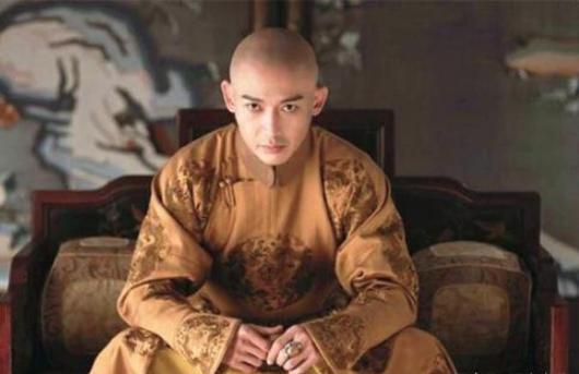乾隆皇帝的第二任皇后，为何让他厌恶至极？