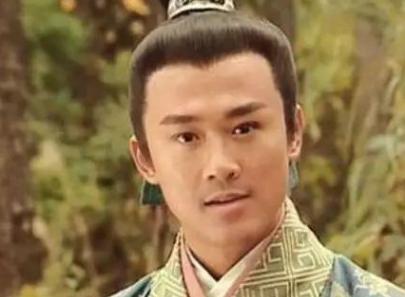 皇帝非要吃公鸡下的蛋，大臣们束手无策，12岁孩童用7字解决