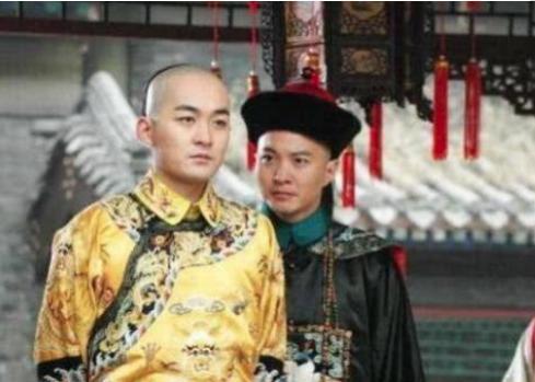 康熙有一百个孙子,却一眼看中12岁的乾隆 康熙有一百个<a href=https://www.lishiji.cn/lishi/1879/ target=_blank class=infotextkey>孙子</a>,却一眼看中12岁的乾隆