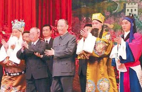 京剧前四大须生和后四大须生都有谁？