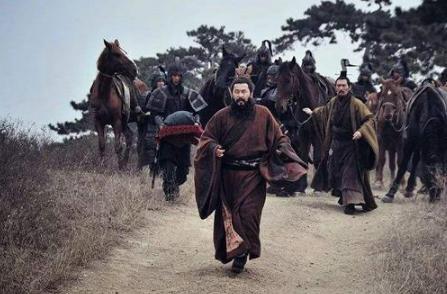 曹操早年兵力匮乏，面对百万黄巾军曹操是怎么取胜的？
