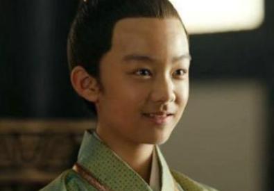 曹操为什么传位给曹丕不给曹植呢? 曹操为什么传位给曹丕不给曹植呢?