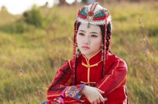 她是富察皇后唯一的孩子，丈夫犯了死罪乾隆却赦免了