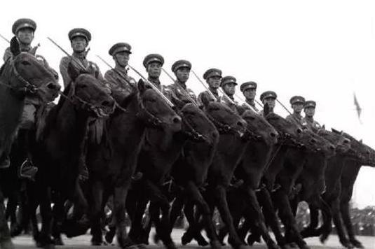 揭秘:大战场上叱咤风云的中国骑兵，如今还存在吗？