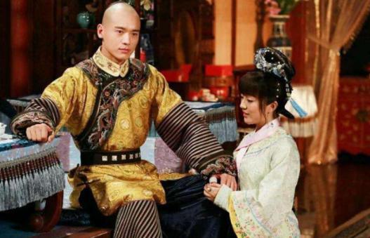 顺治第一个女人是谁?顺治不爱她为何还“一日一翻”她的牌子? 顺治第一个女人是谁?顺治不爱她为何还“一日一翻”她的牌子?