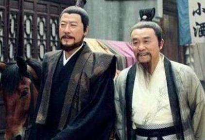张昶身为前朝大臣坚持穿旧衣服,刘伯温为什么会说他留不得？