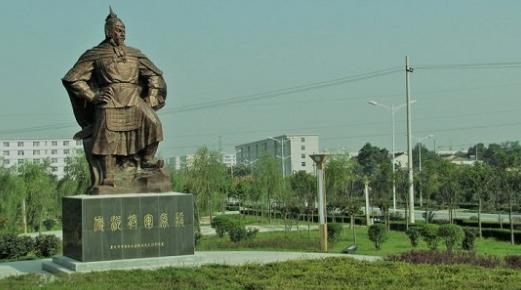 “马革裹尸”是谁的故事?马援戎马一生,为何没能位列云台二十八将? “马革裹尸”是谁的<a href=https://www.lishiji.cn/lishi/1171/ target=_blank class=infotextkey>故事</a>?马援戎马一生,为何没能位列<a href=https://www.lishiji.cn/lishi/5070/ target=_blank class=infotextkey>云台二十八将</a>?