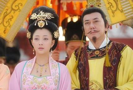 唐玄宗的儿子李亨 因为老婆夺权却被吓到在床