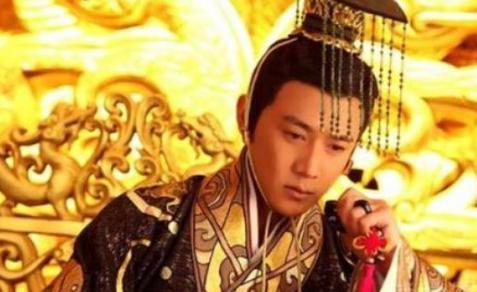汉武帝为什么要立最小的儿子为太子并且杀死他的母亲？作为一个帝王他只能让自己没有感情！