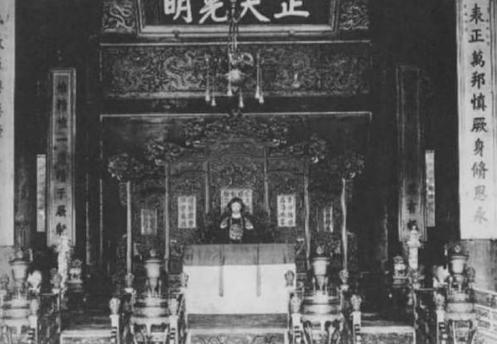 有人问坐金銮殿大龙椅上舒不舒服，溥仪是怎么回答的？