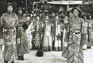 李莲英为什么死后只剩下了一个头？李莲英是个怎么样的人？