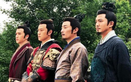 项羽亲手给部下端饭，为什么人才都跑到刘邦那里呢？